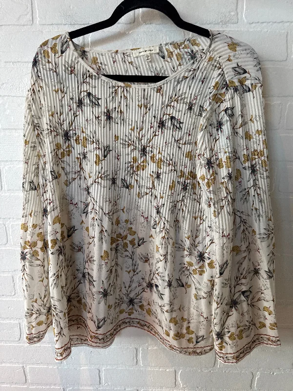 Top Long Sleeve By Max Studio In Tan, Size: L