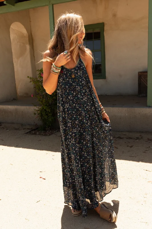 The Nest Oasis Pocket Maxi Dress - Navy Floral