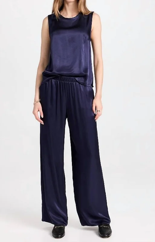 Riveria Pants In Navy